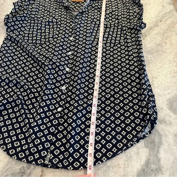 Jach’s Girlfriend Navy Patterned Button Down Top Size Medium - Picture 7 of 9